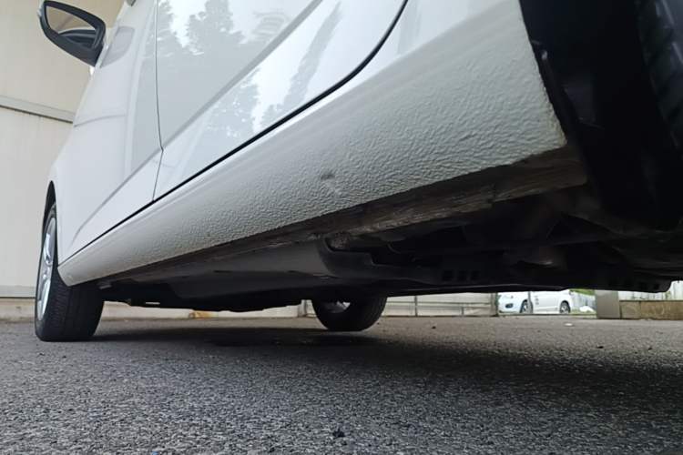 Used Skoda Fabia 2017 1.4L Automatic Car Enjoy Edition Left Side Sill