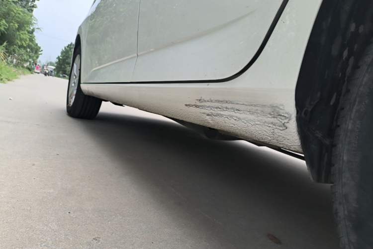 Used Skoda Fabia 2017 1.4L Automatic Car Enjoy Edition Left Side Sill