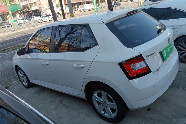 Used Skoda Fabia 2017 1.4L Automatic Car Enjoy Edition Left Side