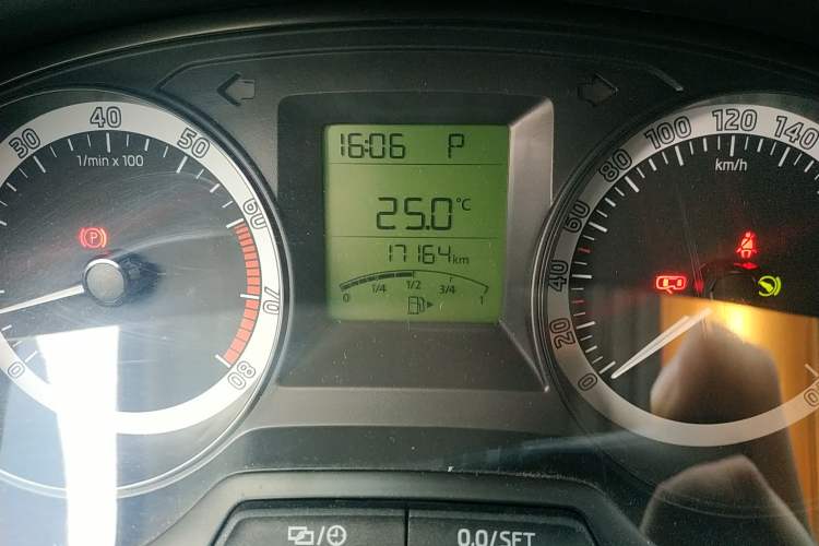 Used Skoda Fabia 2017 1.4L Automatic Car Enjoy Edition Odometer Close Up