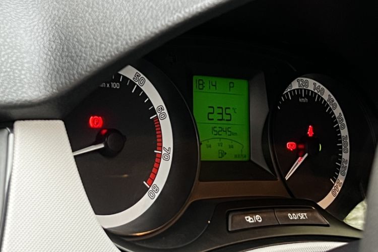 Used Skoda Fabia 2017 1.4L Automatic Car Enjoy Edition Odometer Close Up