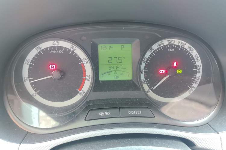 Used Skoda Fabia 2017 1.4L Automatic Car Enjoy Edition Odometer Close Up