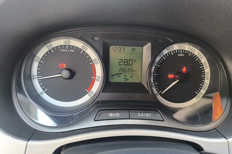 Used Skoda Fabia 2017 1.4L Automatic Car Enjoy Edition Odometer Close Up
