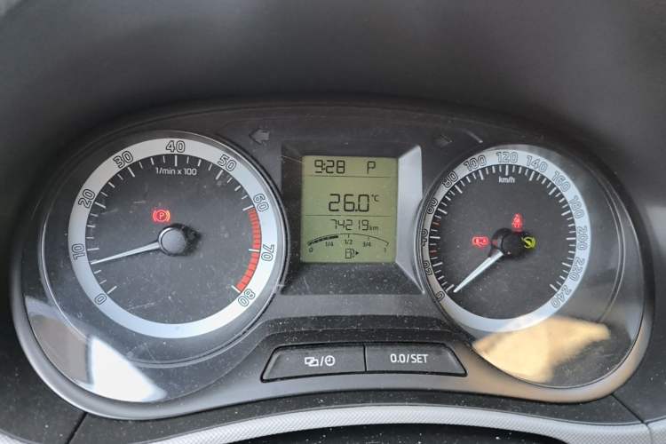 Used Skoda Fabia 2017 1.4L Automatic Car Enjoy Edition Odometer Close Up