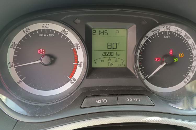 Used Skoda Fabia 2017 1.4L Automatic Car Enjoy Edition Odometer Close Up