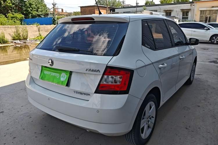 Used Skoda Fabia 2017 1.4L Automatic Car Enjoy Edition Rear Right 45 Deg