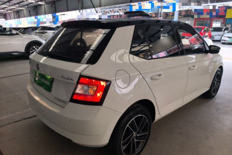 Used Skoda Fabia 2017 1.6L Automatic Chuanxing Edition Rear Right 45 Deg