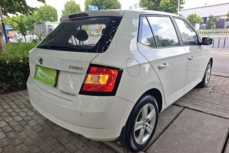 Used Skoda Fabia 2017 1.4L Automatic Car Enjoy Edition Rear Right 45 Deg