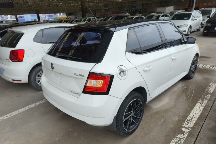 Used Skoda Fabia 2017 1.6L Automatic Sport Edition Rear Right 45 Deg