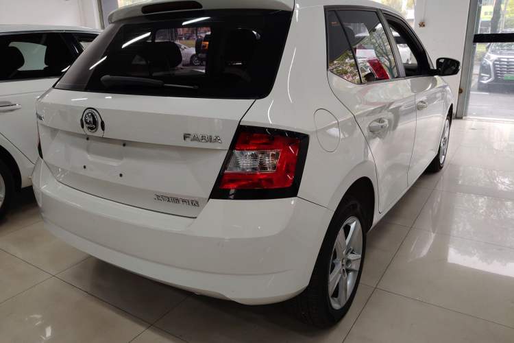 Used Skoda Fabia 2017 1.4L Automatic Car Enjoy Edition Rear Right 45 Deg