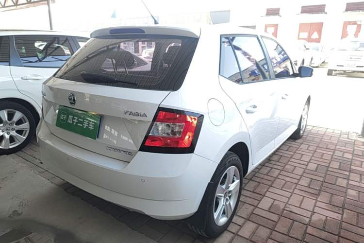 Used Skoda Fabia 2017 1.4L Automatic Car Enjoy Edition Rear Right 45 Deg