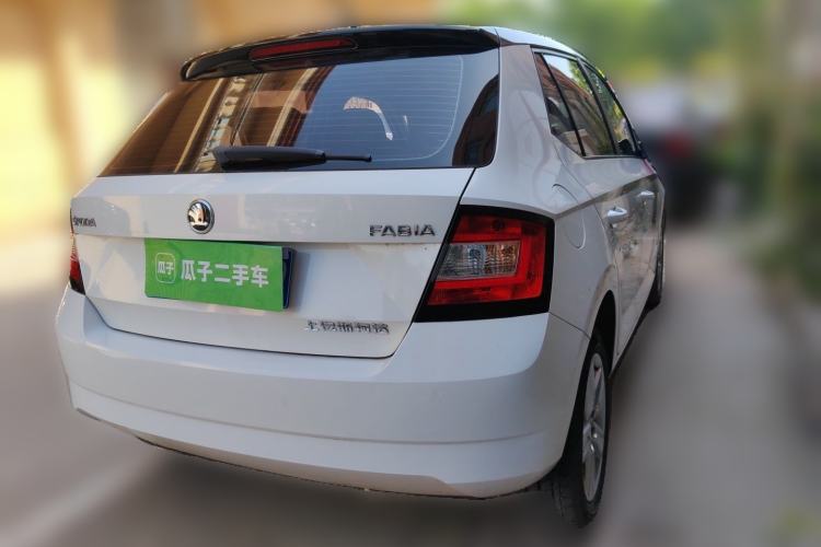 Used Skoda Fabia 2017 1.4L Automatic Front-Drive Model Rear Right 45 Deg