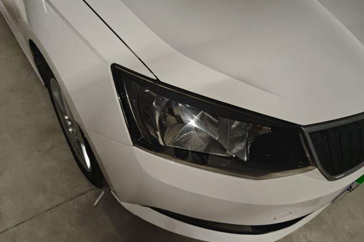 Used Skoda Fabia 2017 1.4L Automatic Car Enjoy Edition Right Front Headlight