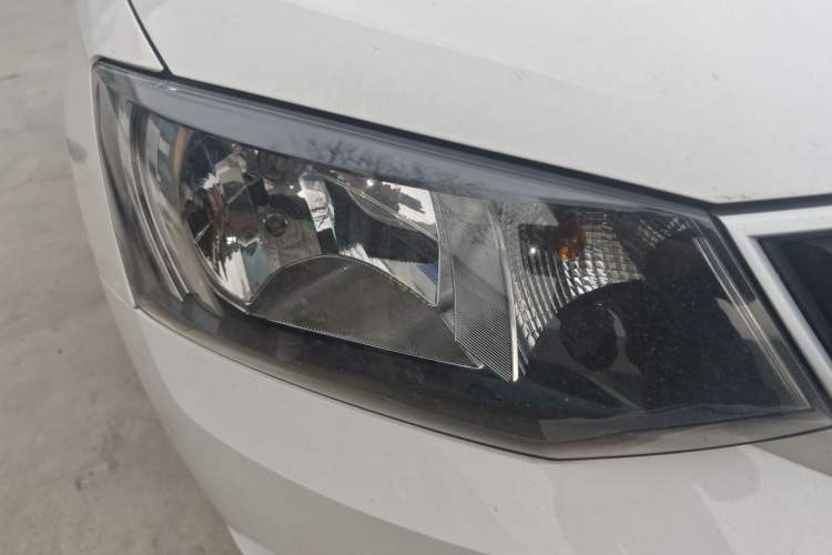 Used Skoda Fabia 2017 1.4L Automatic Car Enjoy Edition Right Front Headlight