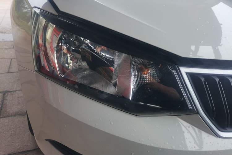 Used Skoda Fabia 2017 1.4L Automatic Car Enjoy Edition Right Front Headlight