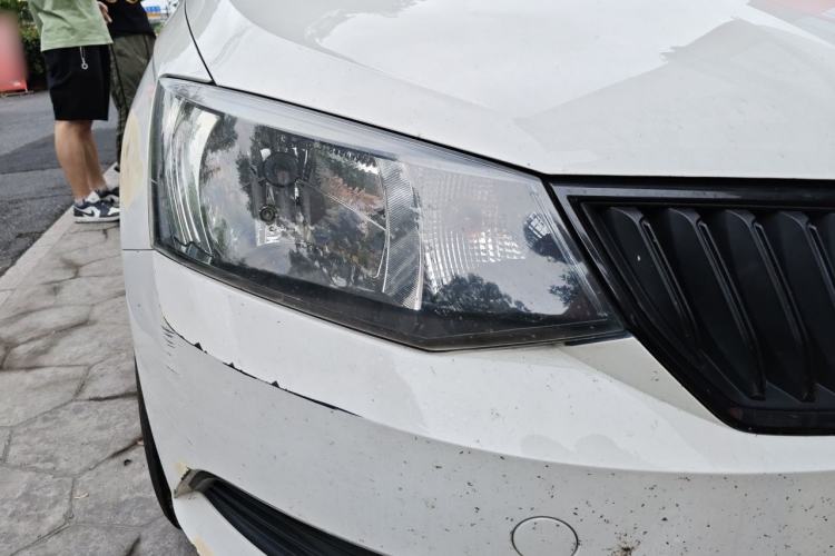 Used Skoda Fabia 2017 1.4L Automatic Car Enjoy Edition Right Front Headlight