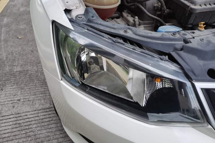 Used Skoda Fabia 2017 1.4L Automatic Car Enjoy Edition Right Front Headlight