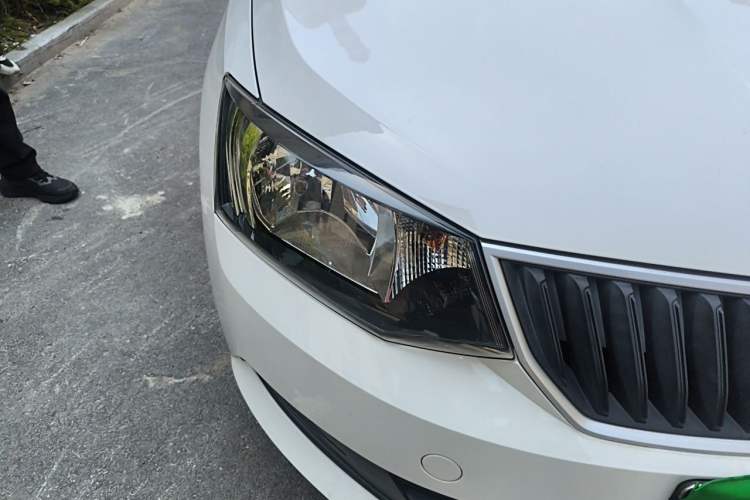 Used Skoda Fabia 2017 1.4L Automatic Car Enjoy Edition Right Front Headlight