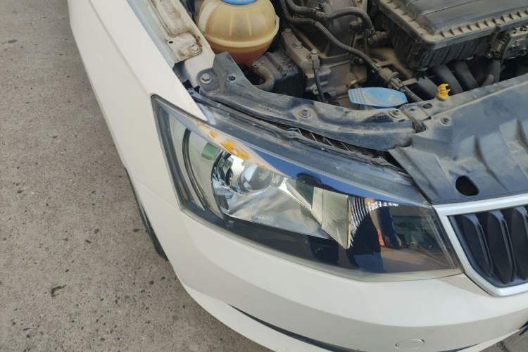 Used Skoda Fabia 2017 1.4L Automatic Car Enjoy Edition Right Front Headlight