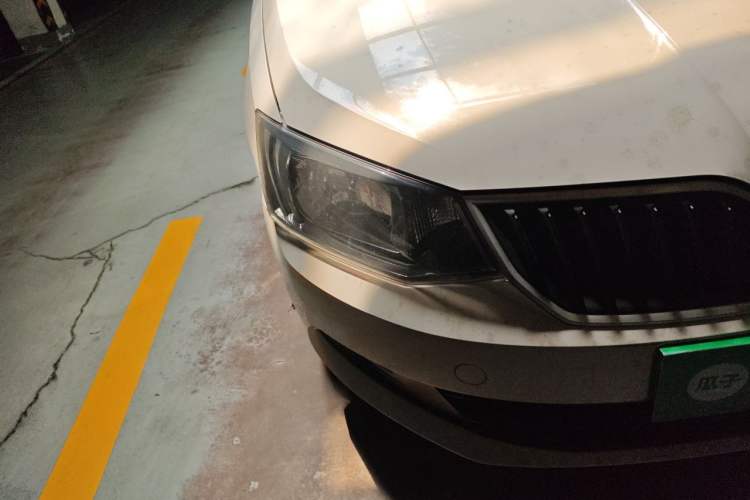 Used Skoda Fabia 2017 1.4L Automatic Car Enjoy Edition Right Front Headlight