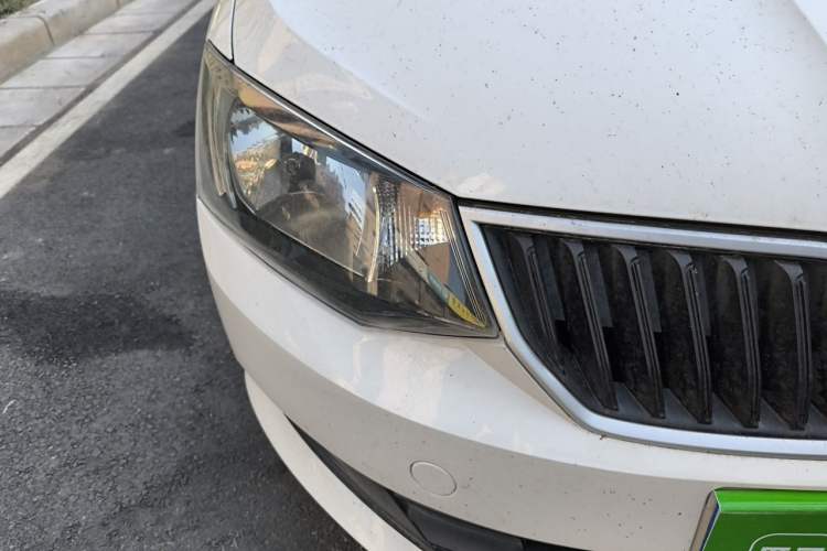 Used Skoda Fabia 2017 1.4L Automatic Car Enjoy Edition Right Front Headlight