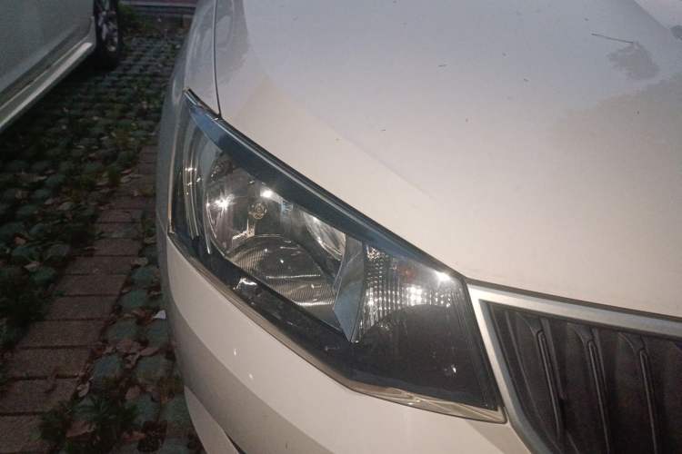 Used Skoda Fabia 2017 1.4L Automatic Car Enjoy Edition Right Front Headlight