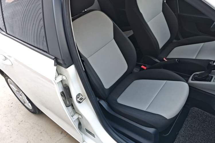 Used Skoda Fabia 2017 1.4L Automatic Car Enjoy Edition Right Front Seat