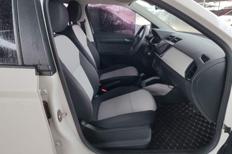 Used Skoda Fabia 2017 1.4L Automatic Car Enjoy Edition Right Front Seat