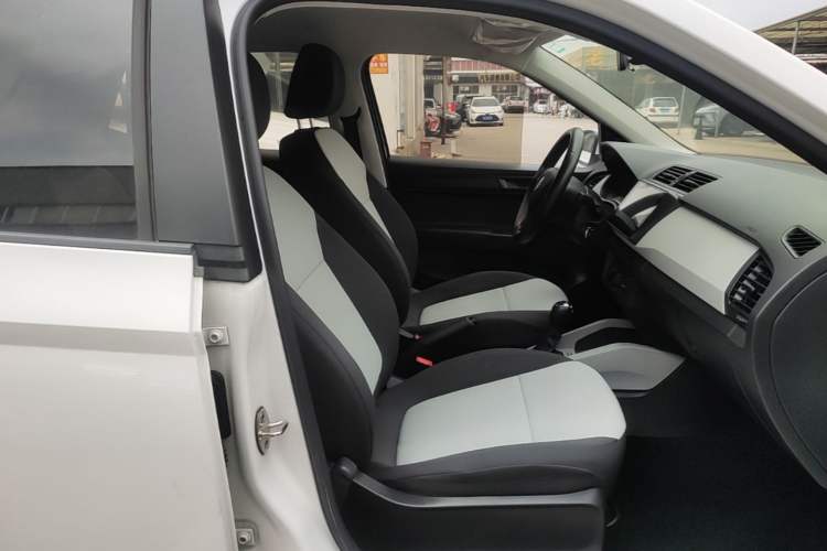 Used Skoda Fabia 2017 1.4L Automatic Car Enjoy Edition Right Front Seat