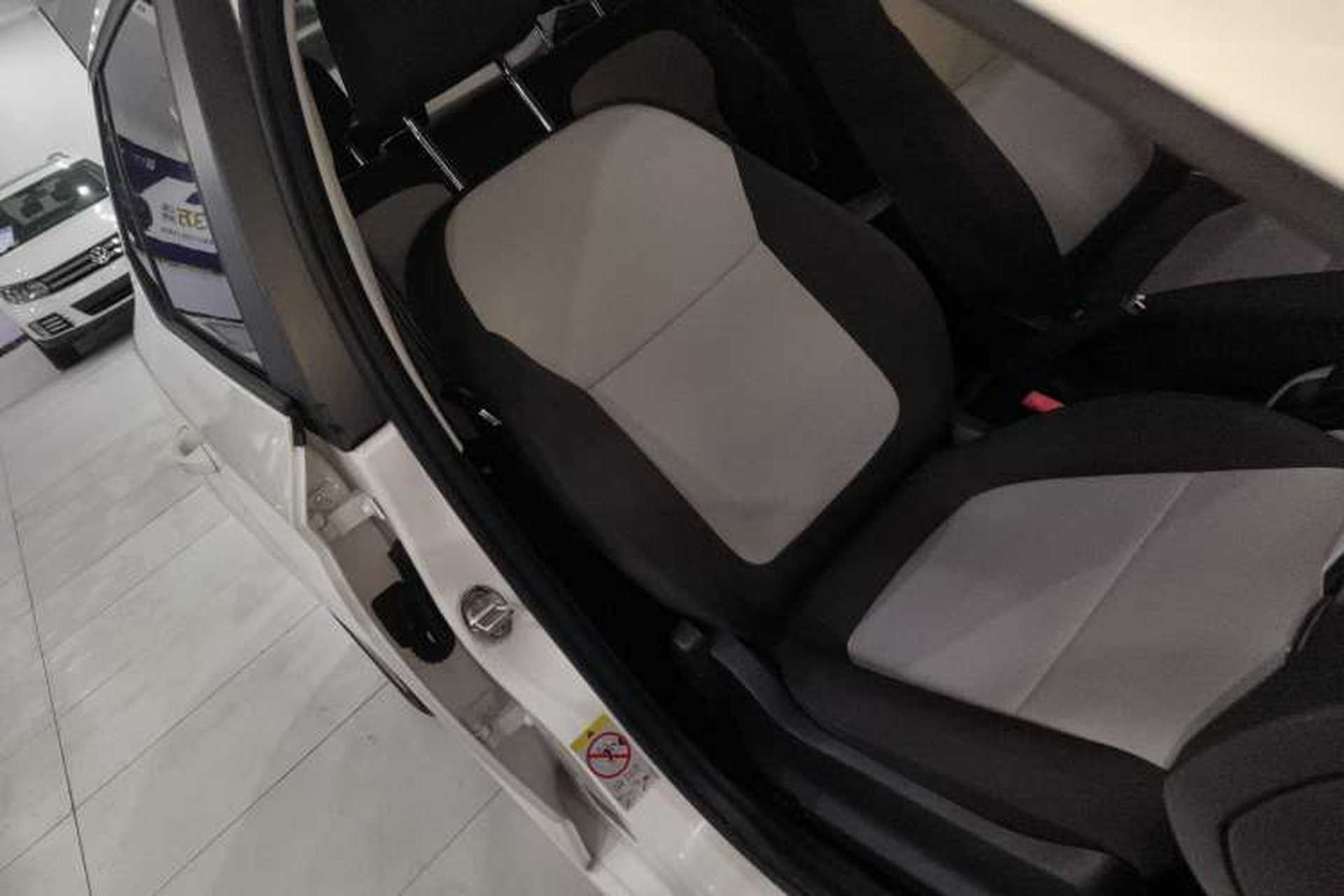 Used Skoda Fabia 2017 1.4L Automatic Car Enjoy Edition Right Front Seat