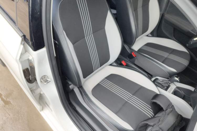 Used Skoda Fabia 2017 1.6L Automatic Sport Edition Right Front Seat