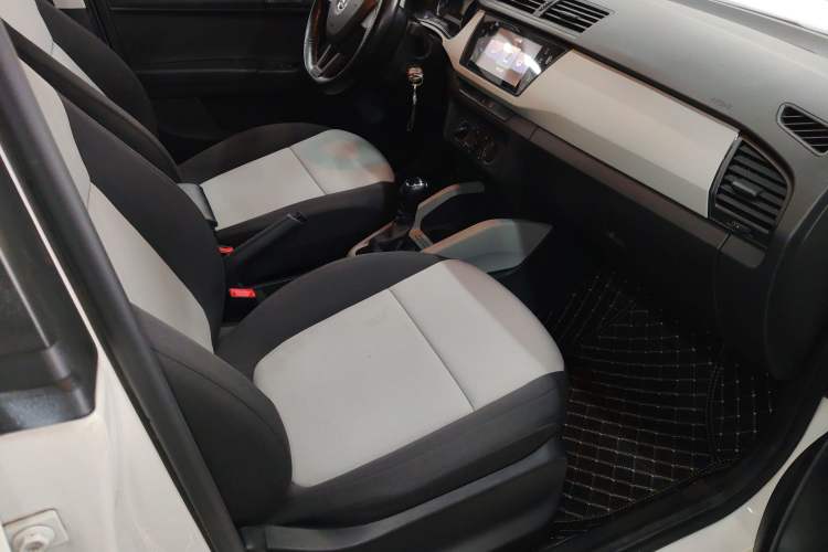 Used Skoda Fabia 2017 1.4L Automatic Car Enjoy Edition Right Front Seat