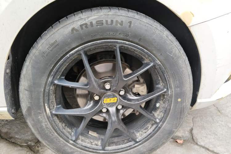 Used Skoda Fabia 2017 1.4L Automatic Car Enjoy Edition Right Front Wheel Hub