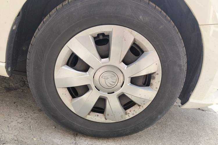 Used Skoda Fabia 2017 1.4L Automatic Front-Drive Model Right Front Wheel Hub