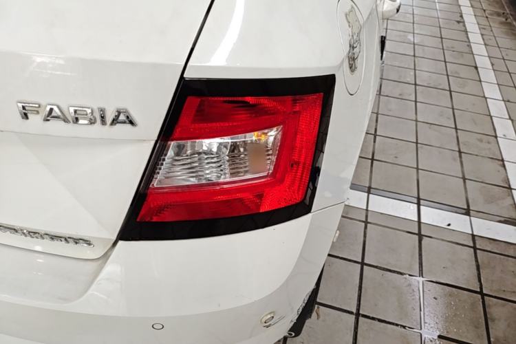 Used Skoda Fabia 2017 1.6L Automatic Sport Edition Right Rear Taillight