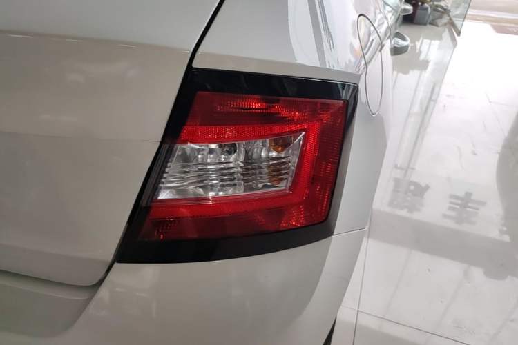 Used Skoda Fabia 2017 1.4L Automatic Car Enjoy Edition Right Rear Taillight