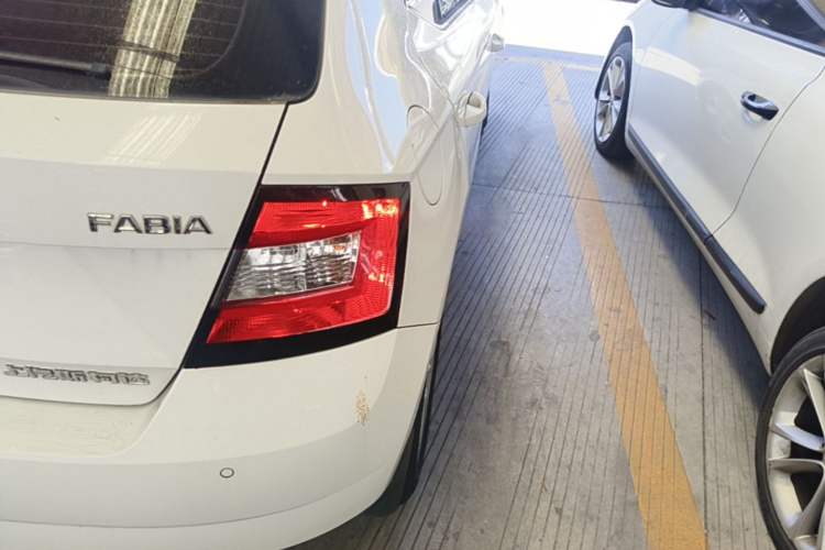 Used Skoda Fabia 2017 1.4L Automatic Car Enjoy Edition Right Rear Taillight
