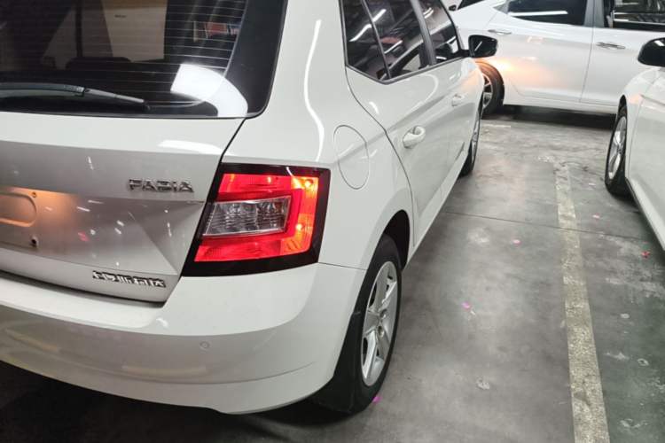 Used Skoda Fabia 2017 1.4L Automatic Car Enjoy Edition Right Rear Taillight