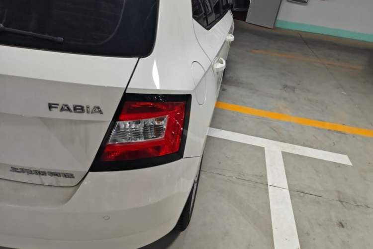 Used Skoda Fabia 2017 1.4L Automatic Car Enjoy Edition Right Rear Taillight