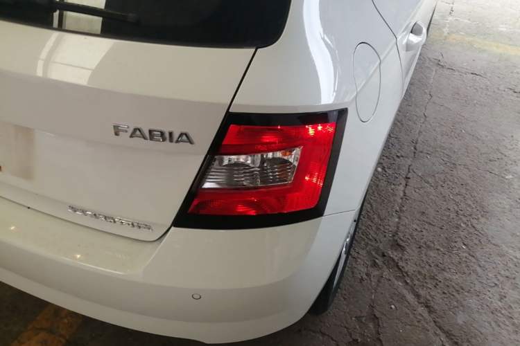 Used Skoda Fabia 2017 1.4L Automatic Car Enjoy Edition Right Rear Taillight