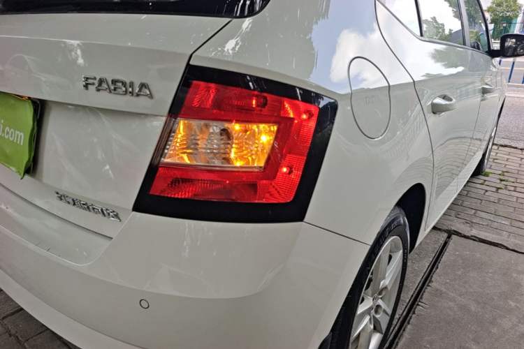 Used Skoda Fabia 2017 1.4L Automatic Car Enjoy Edition Right Rear Taillight
