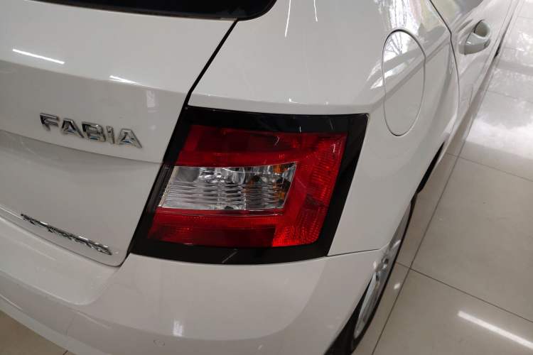 Used Skoda Fabia 2017 1.4L Automatic Car Enjoy Edition Right Rear Taillight