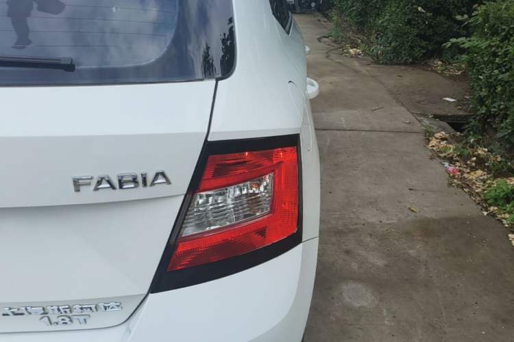 Used Skoda Fabia 2017 1.4L Automatic Car Enjoy Edition Right Rear Taillight