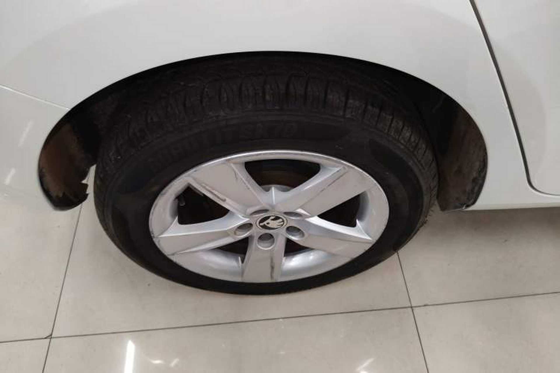 Used Skoda Fabia 2017 1.4L Automatic Car Enjoy Edition Right Rear Wheel Hub