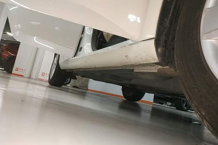 Used Skoda Fabia 2017 1.4L Automatic Car Enjoy Edition Right Side Sill