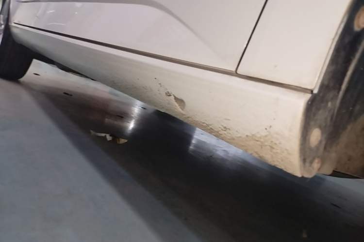 Used Skoda Fabia 2017 1.4L Automatic Car Enjoy Edition Right Side Sill