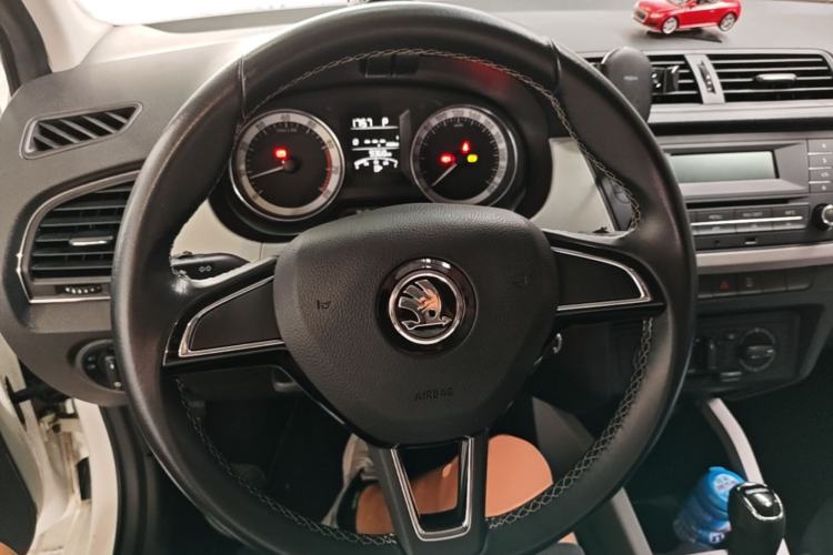 Used Skoda Fabia 2017 1.6L Automatic Sport Edition Steering Wheel