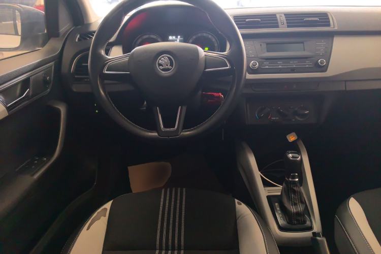 Used Skoda Fabia 2017 1.6L Automatic Chuanxing Edition Steering Wheel