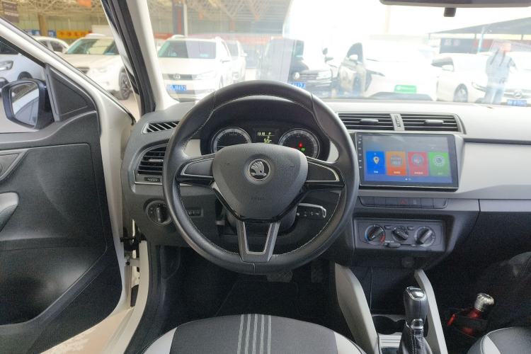 Used Skoda Fabia 2017 1.6L Automatic Sport Edition Steering Wheel