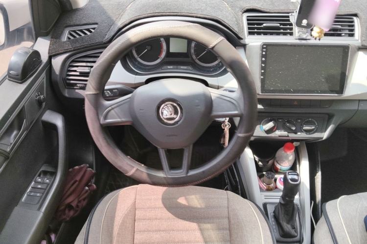 Used Skoda Fabia 2017 1.4L Automatic Front-Drive Model Steering Wheel